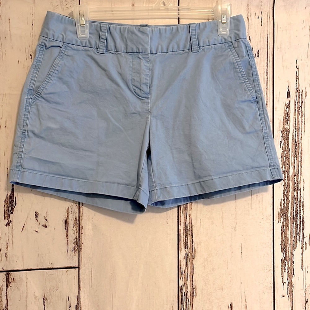Ladies Vineyard Vines Shorts. Light blue. Size 4